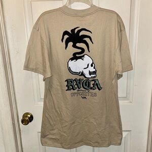 RVCA Short Sleeve Balance of Opposites Skull Shirt. NWT. Sz L.